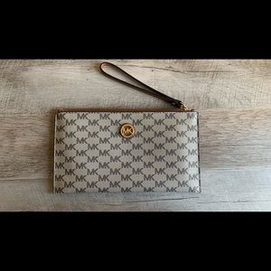 Michael Kors Logo Wristlet NWOT